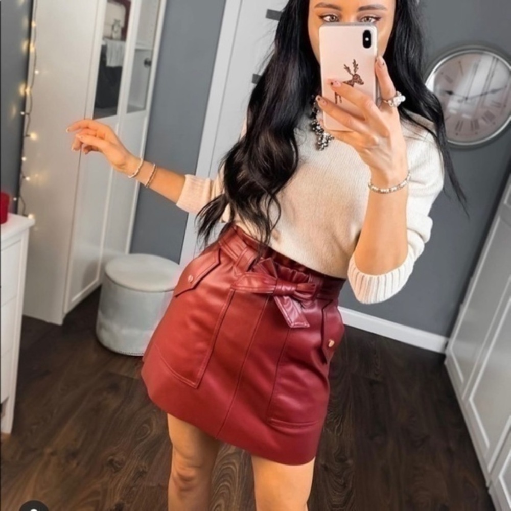 ZARA FAUX LEATHER MINI SKIRT BURGUNDY XS